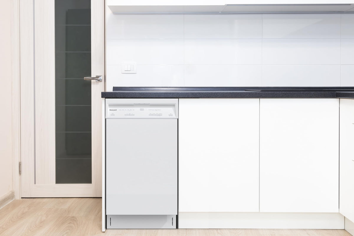 18 Inch Dishwasher with 8 Place settings (white)