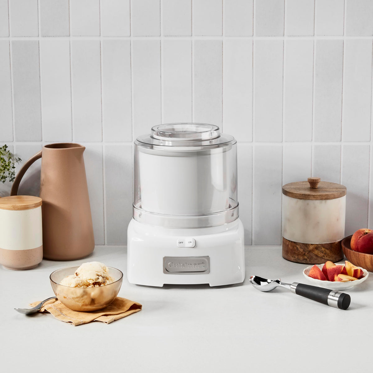 Ice Cream Maker Machine (White / 1.5 Quart)