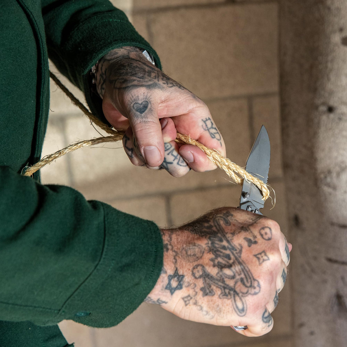 Gear Paraframe II EDC Folding Pocket Knife (0.5" / Paraframe II (Serrated Edge))