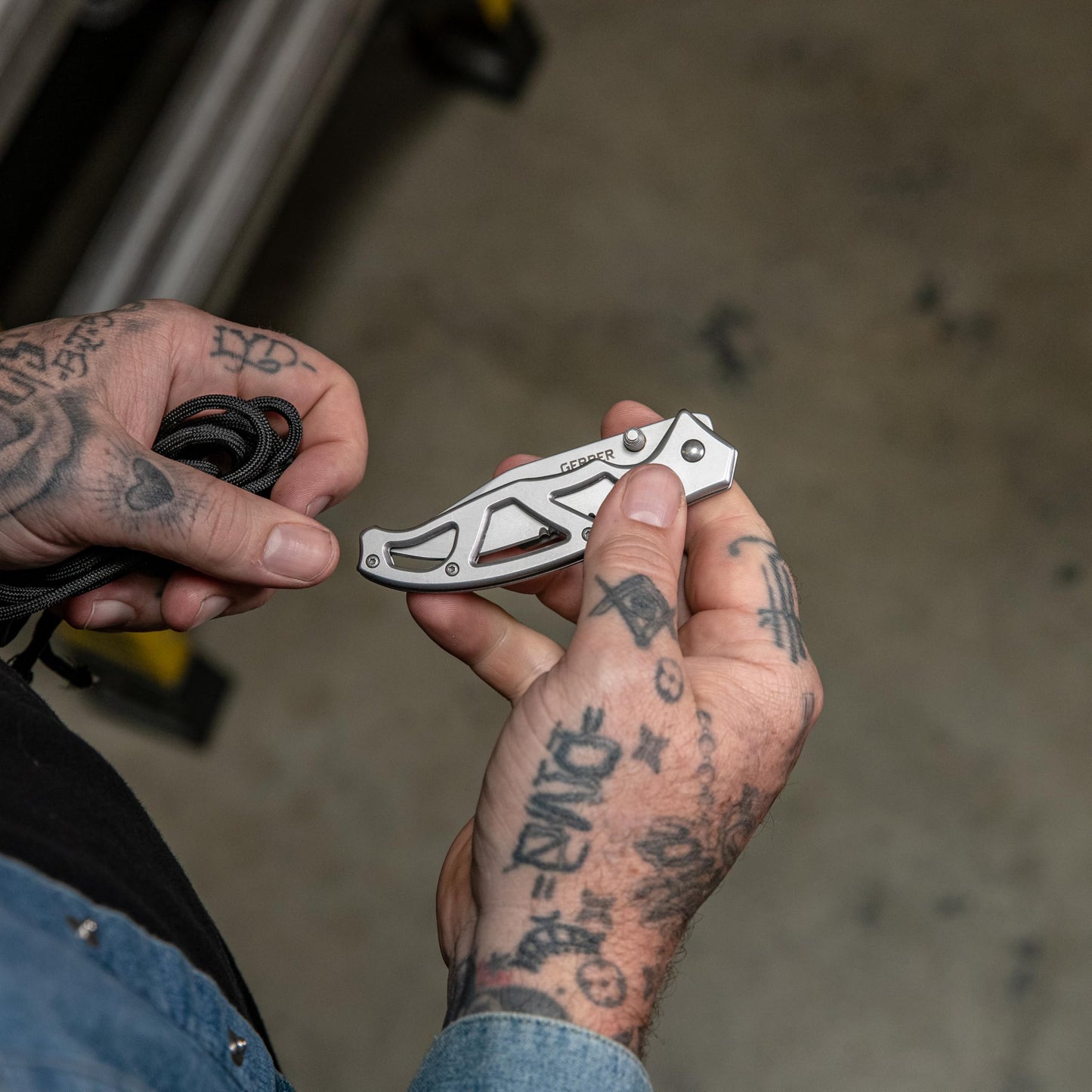 Gear Paraframe I EDC Folding Pocket Knife with Clip (7" / Paraframe I (Serrated Edge - Stainless Steel))