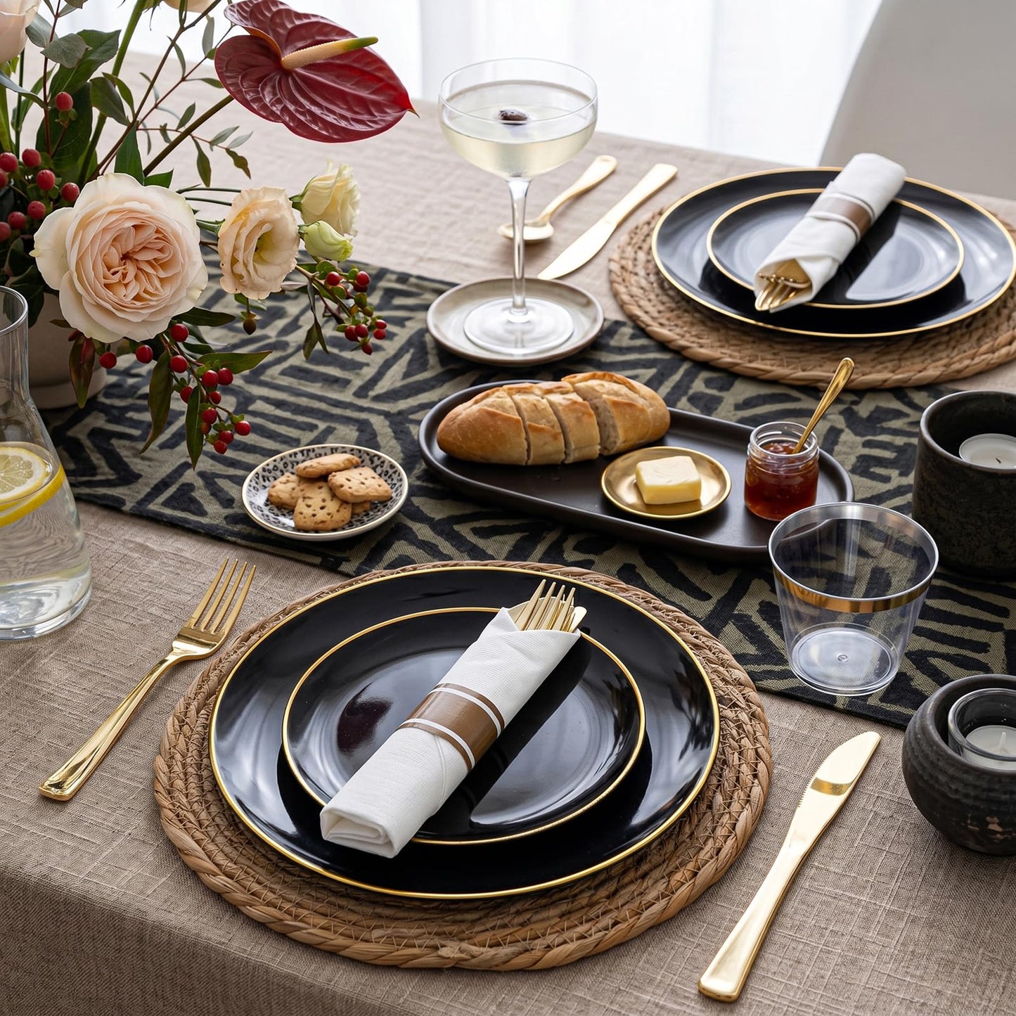 60PCS Black Plastic Plates (Black and Gold / 60 PCS)