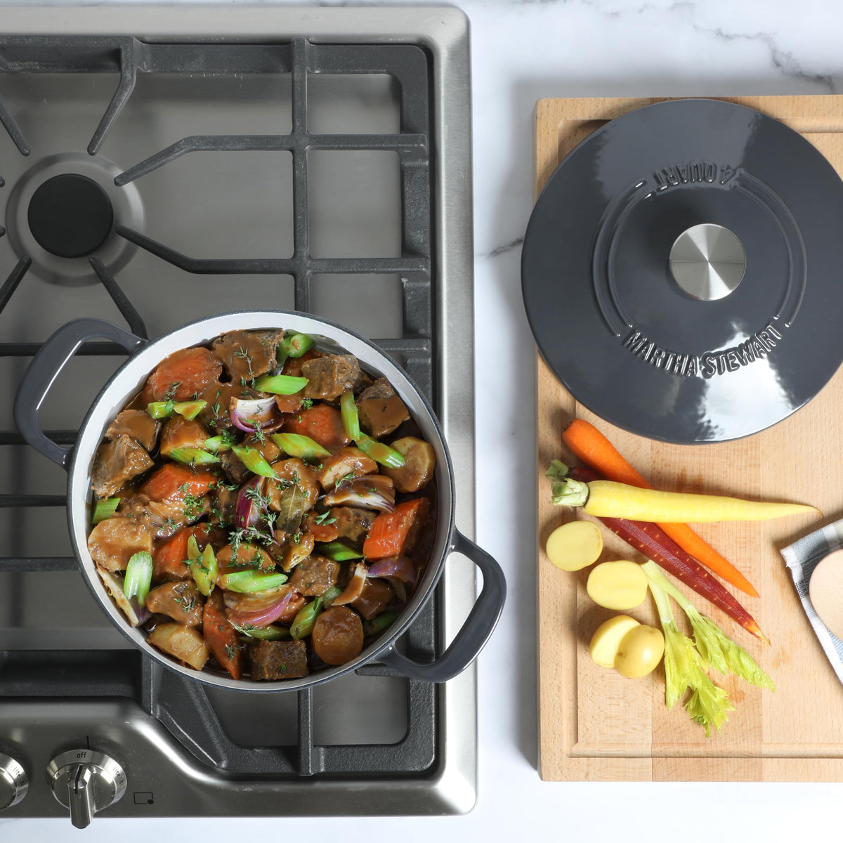 Gatwick 4 Quart Enamel Cast Iron Dutch Oven (Gray / 4-Quart)