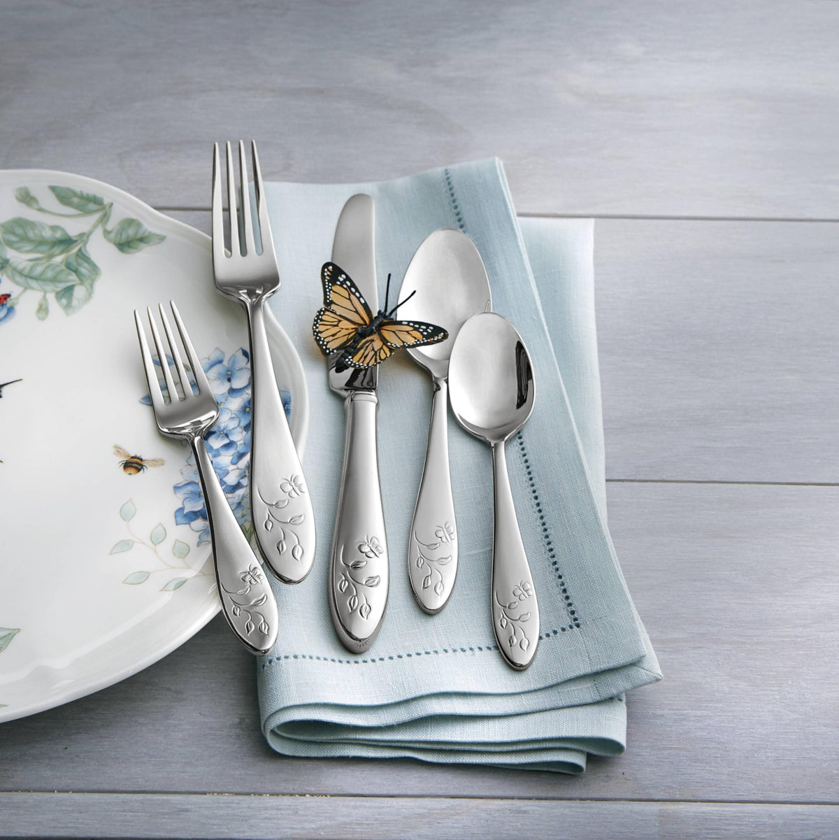 Butterfly Meadow 65 (65-Piece Flatwate Set)