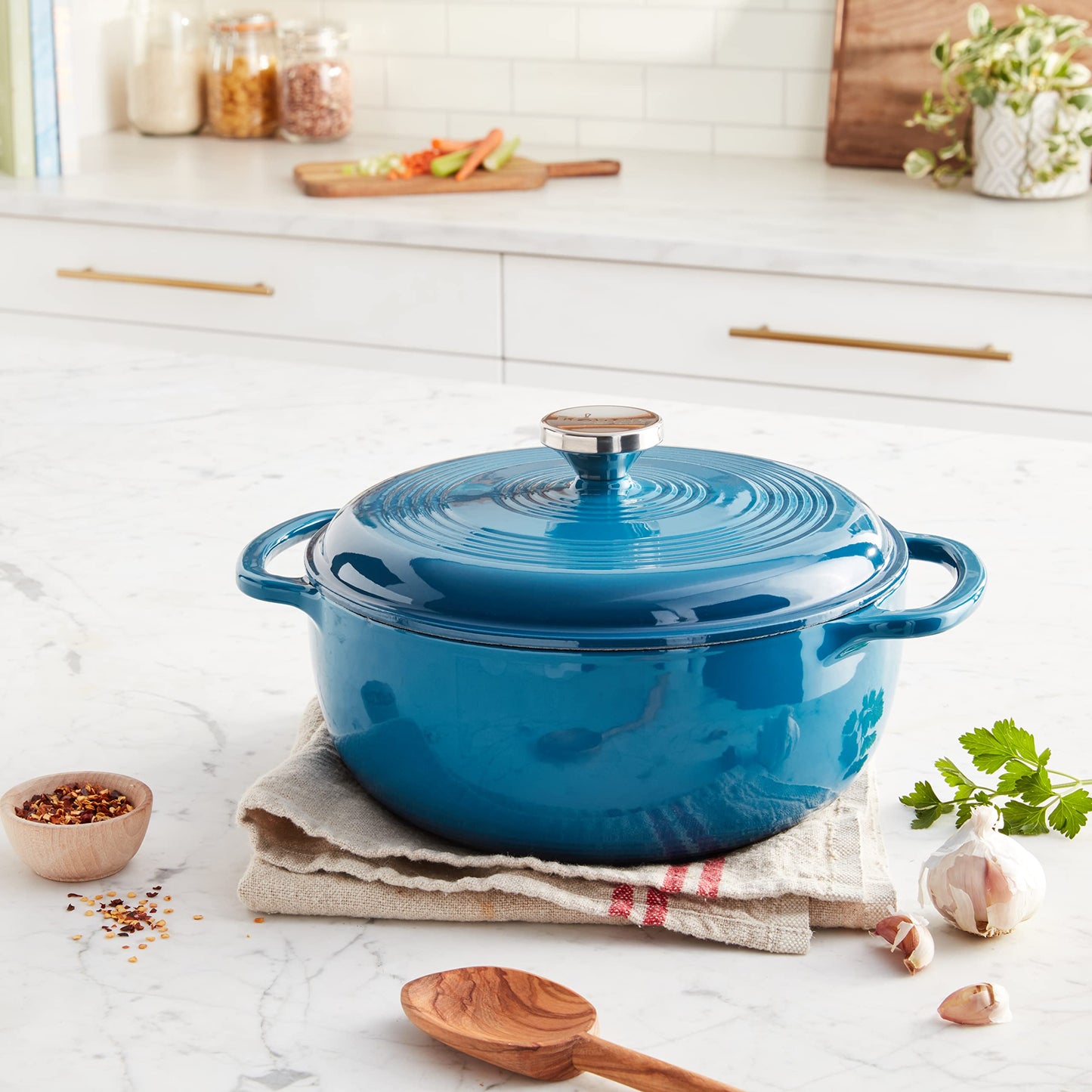4.5 Quart Enameled Cast Iron Dutch Oven with Lid (Cornflower Blue)