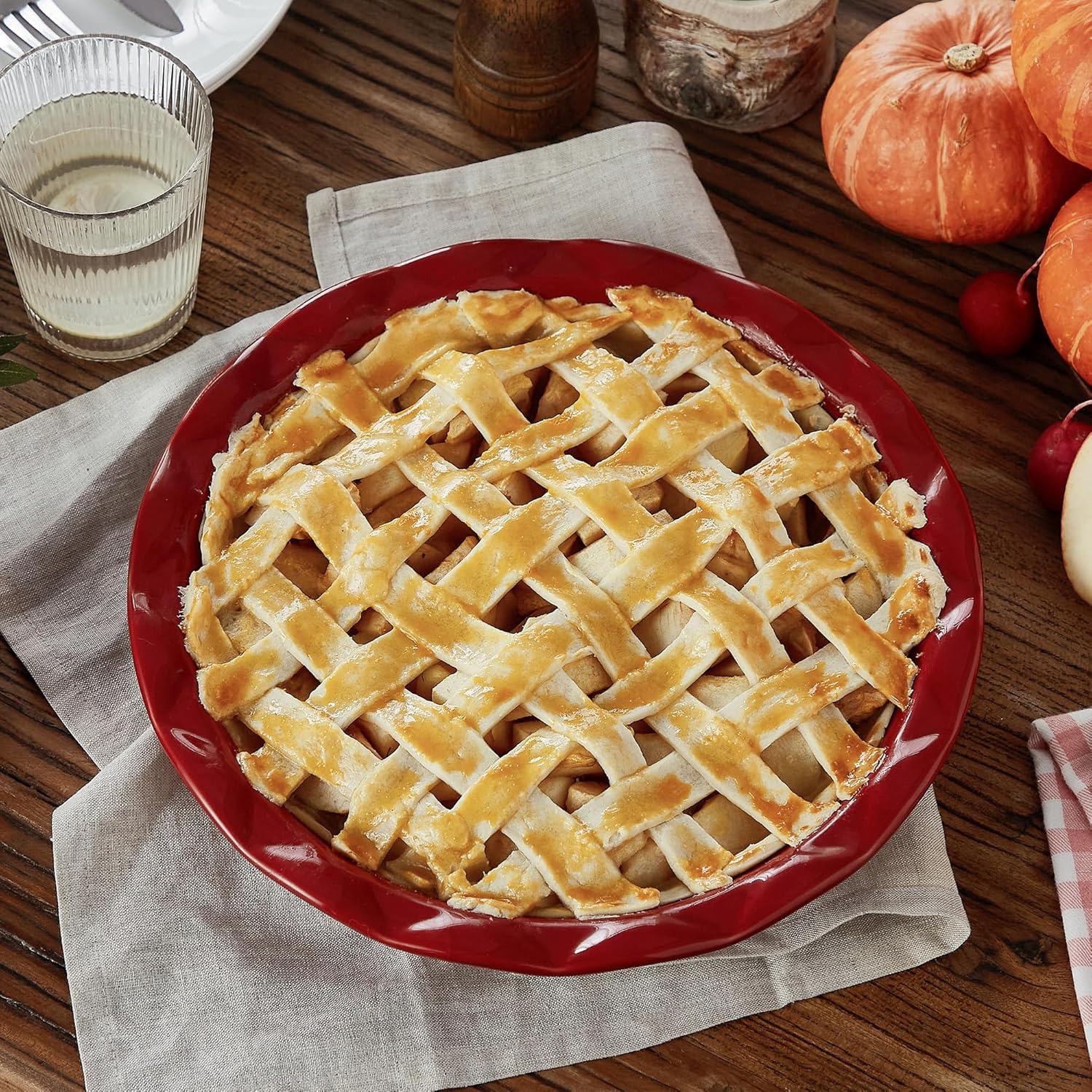 Lareina Ceramic Pie Pans for Baking, 9 Inches Pie Plate for Apple Pie, 36 Ounce Round Baking Dish, Set of 2, Thanksgiving day Gifts for Women, Red - HomeSpice