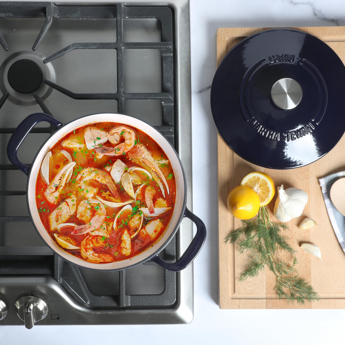 Gatwick 4 Quart Enamel Cast Iron Dutch Oven (Navy Blue / 4-Quart)