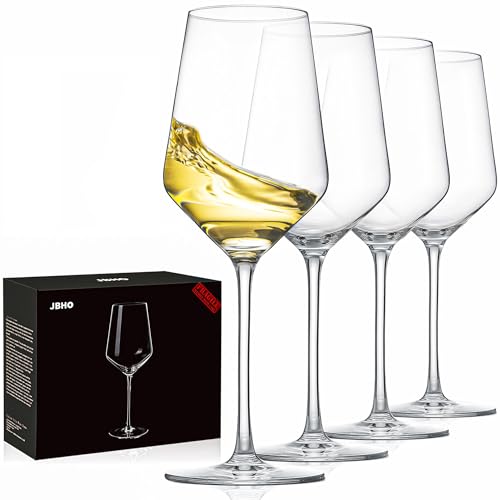 White and red wine glasses