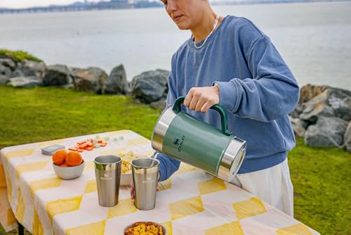 Stay Chill Pitcher (Frost / 64 Ounces / Pitcher)
