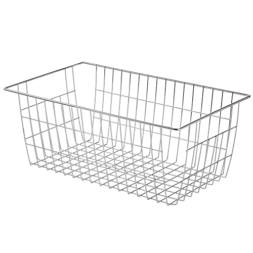 15.7" L x 9.5" W x 6.3" H Food Storage Bin