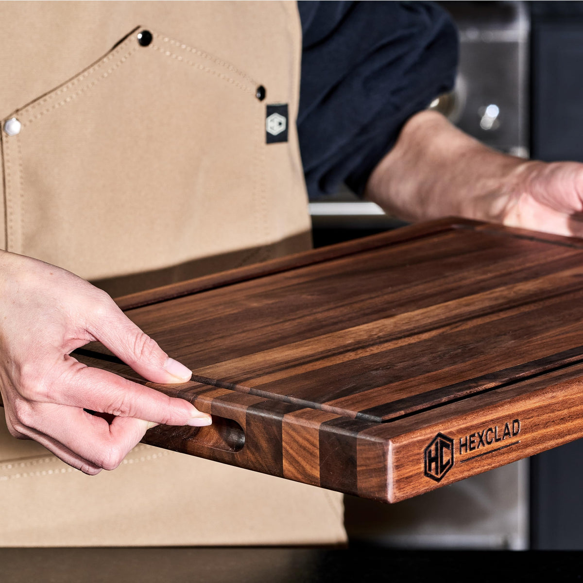 Rectangle Medium Walnut Wood Cutting Board (15.75 x 11.75 inches)
