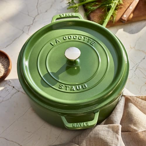 Cast Iron Round Dutch Oven (5.5-qt Round / Pistachio)