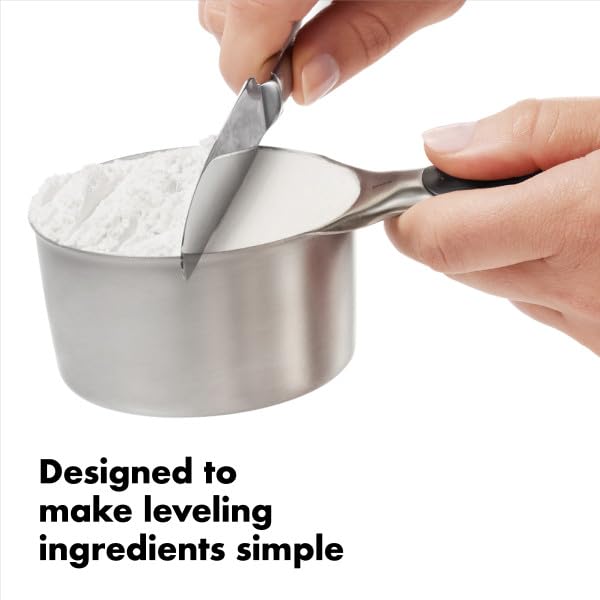 Good Grips 4 Piece Stainless Steel Measuring Cups with Magnetic Snaps (4 count / Cups)