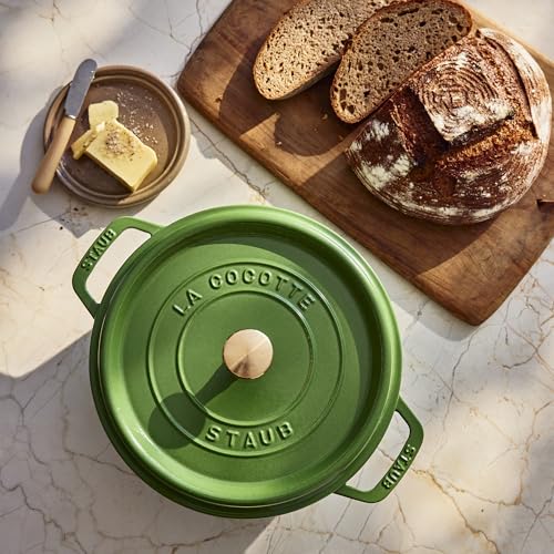 Cast Iron Round Dutch Oven (4-qt Round / Pistachio)