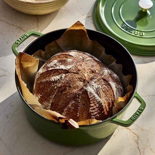 Cast Iron Round Dutch Oven (5.5-qt Round / Pistachio)